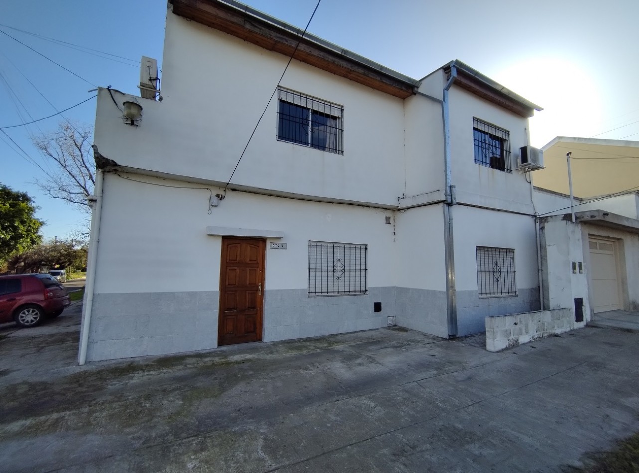 DEPARTAMENTO DE 3 AMBIENTES EN PLANTA BAJA AL FRENTE CON PATIO.73M2. LLAVALLOL.