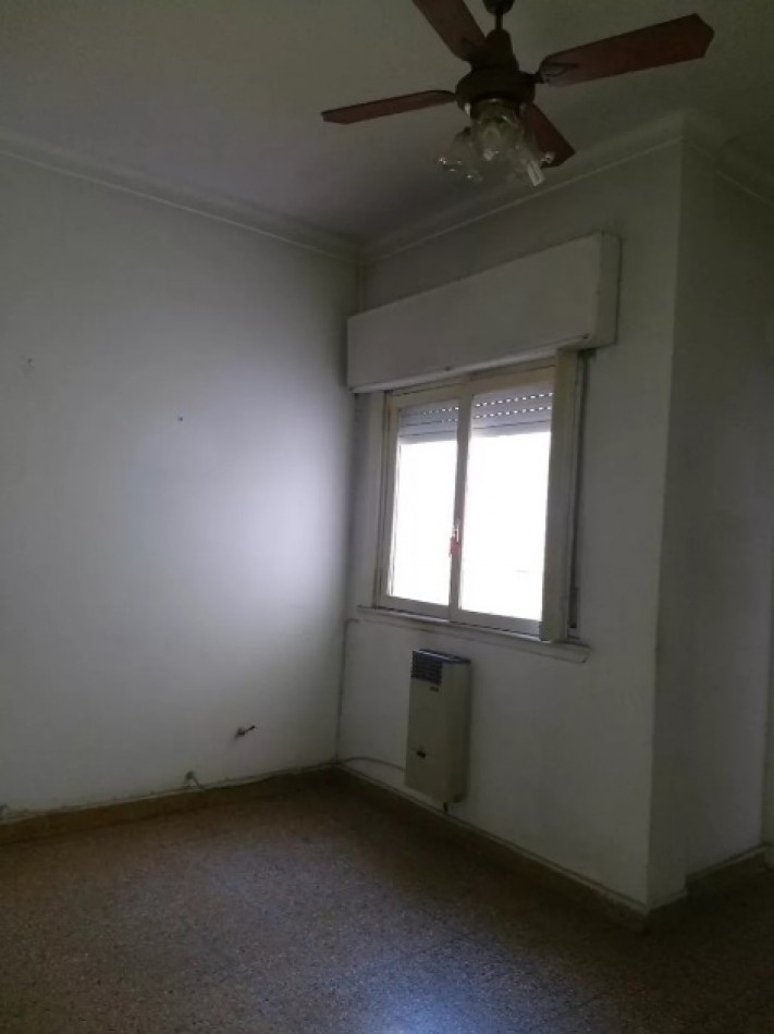 DEPARTAMENTO DE 3 AMBIENTES, EXELENTE UBICACION, LANUS CENTRO.