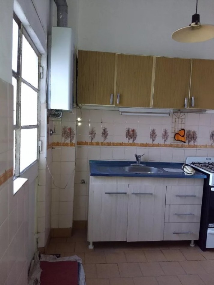 DEPARTAMENTO DE 3 AMBIENTES, EXELENTE UBICACION, LANUS CENTRO.