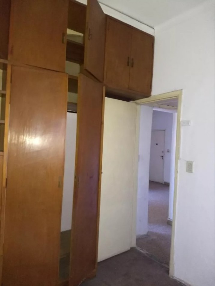 DEPARTAMENTO DE 3 AMBIENTES, EXELENTE UBICACION, LANUS CENTRO.