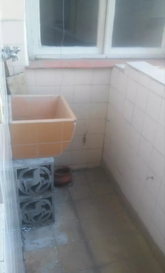 DEPARTAMENTO DE 3 AMBIENTES, EXELENTE UBICACION, LANUS CENTRO.
