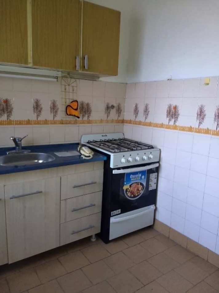 DEPARTAMENTO DE 3 AMBIENTES, EXELENTE UBICACION, LANUS CENTRO.