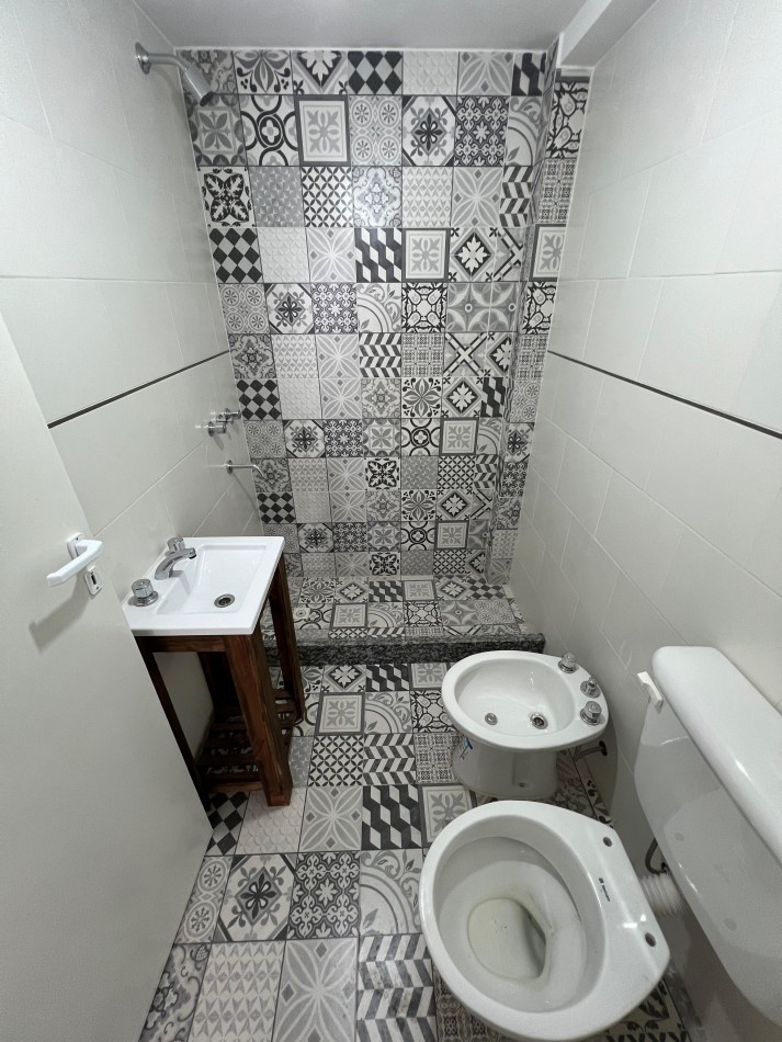 DEPARTAMENTO 2 AMBIENTES AL CONTRA FRENTE, PISO 1, DTO C, 36M2. BANFIELD.