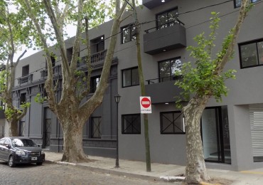 DEPARTAMENTO 2 AMBIENTES EN  PISO 1, DTO A,  CON BALCON AL FRENTE Y COCHERA, TEMPERLEY.