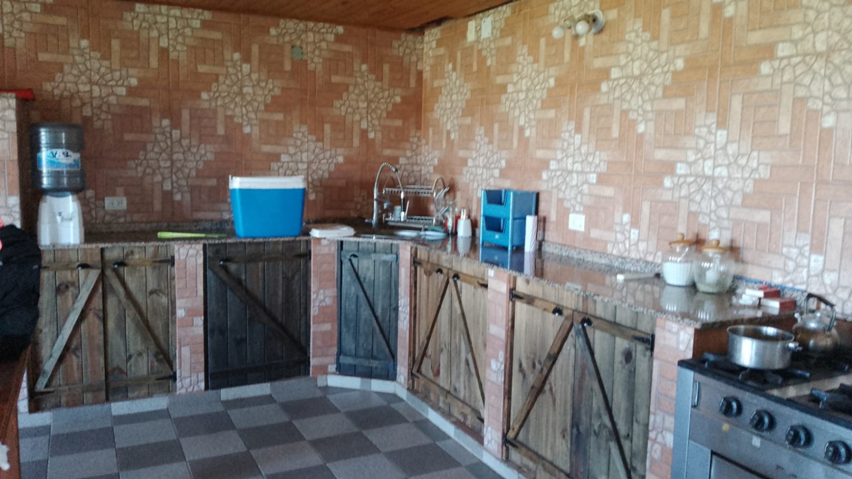 TELEN: CHACRA C/ CHALET y EQUIPAMENTO - 44 HAS. -