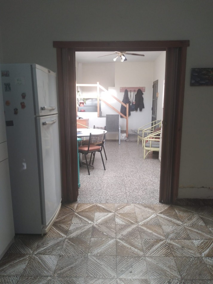 CASA CON PLANTA ALTA Y GARAGE