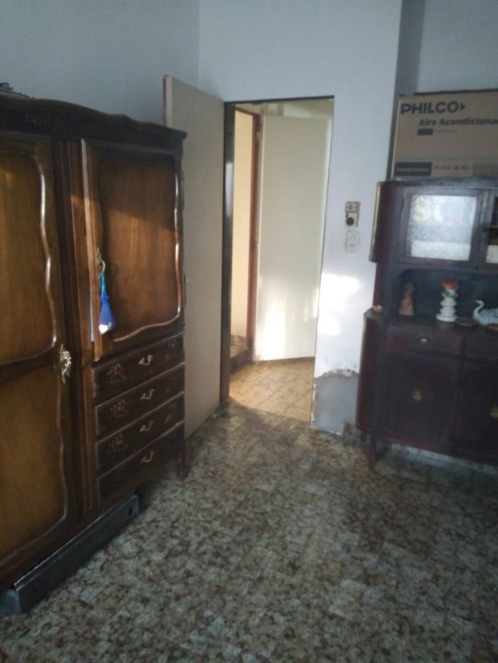 CASA CON PLANTA ALTA Y GARAGE