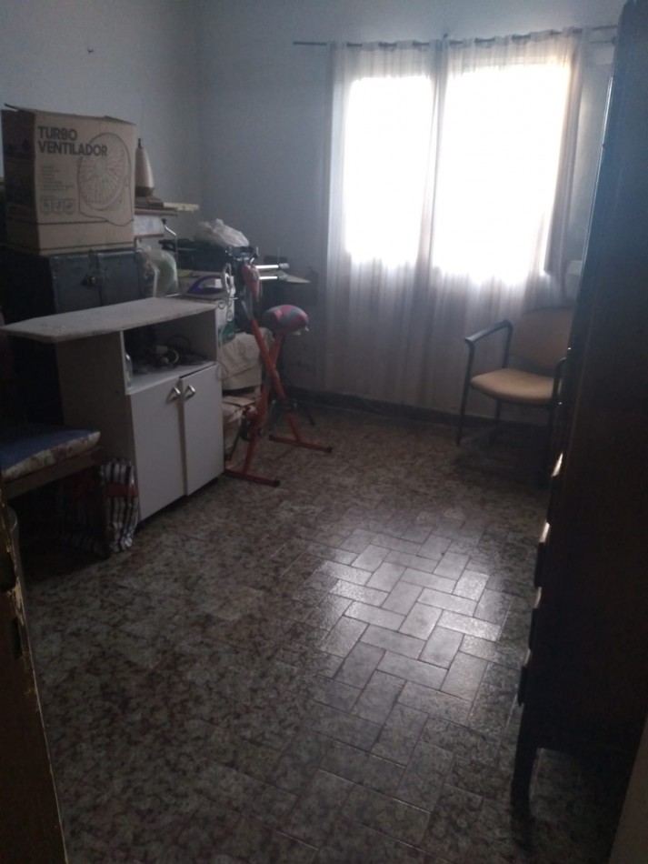 CASA CON PLANTA ALTA Y GARAGE