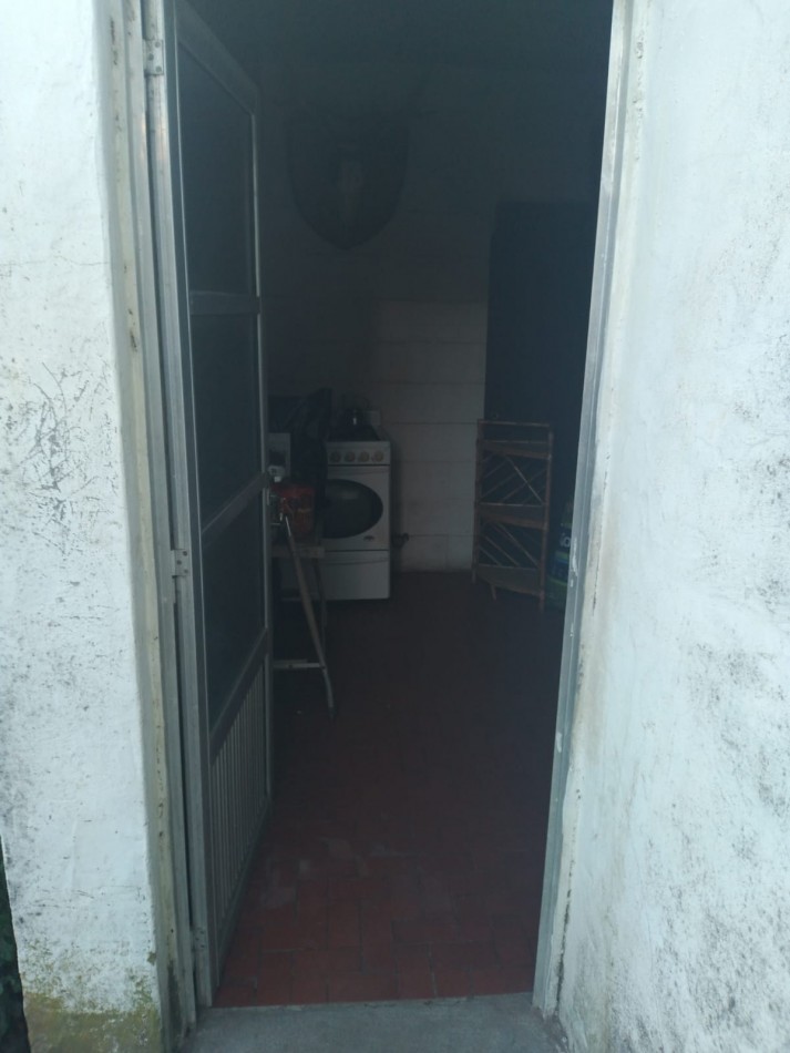 CASA CON PLANTA ALTA Y GARAGE