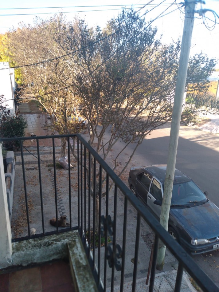 CASA CON PLANTA ALTA Y GARAGE