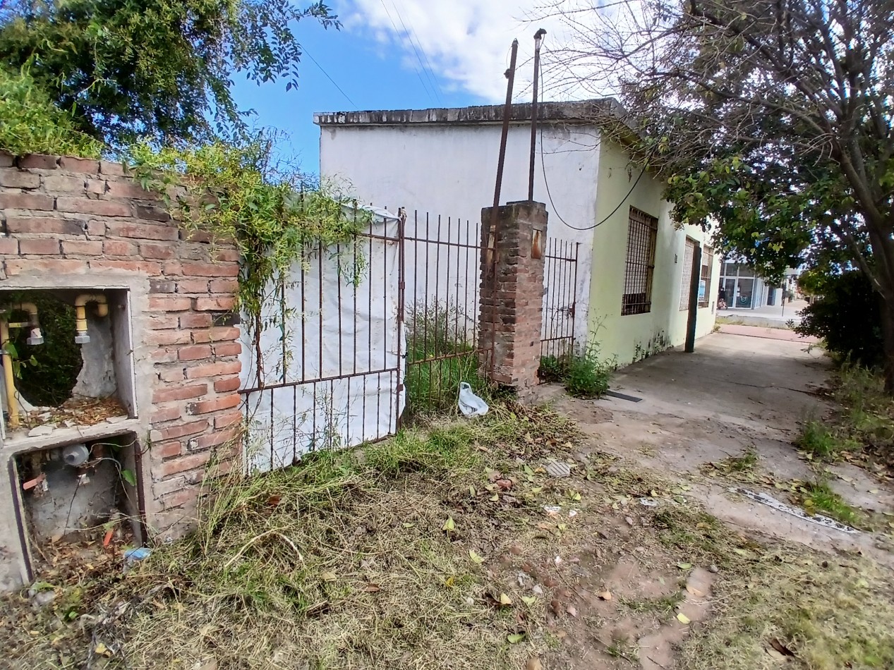 CASA CON LOCAL EN TOAY (L.P.)