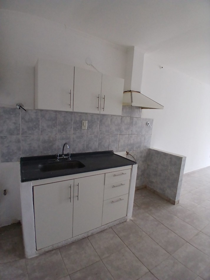 DEPARTAMENTO 2 AMB. c/ COCHERA