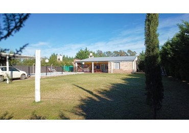 ESPECTACULAR CASA DE CAMPO CON PILETA